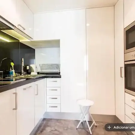 Living Bairro Alto Iii דירה ליסבון